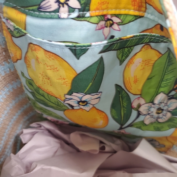 Vera Bradley Lemon Grove Tote-NWT - Picture 5 of 8